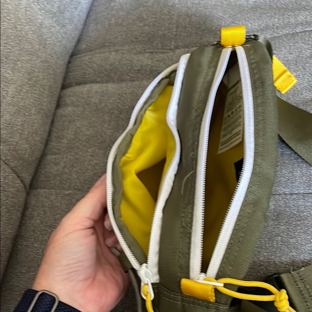 Converse Swap out sling Olive and Yellow Belt Bag - Picture 3 of 4